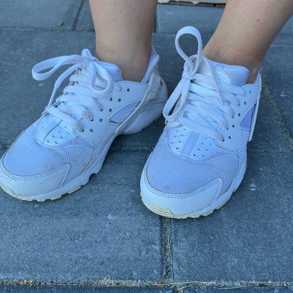 NIKE white huarache sneakers - size 5Y / US6.5 - Picture 5 of 14